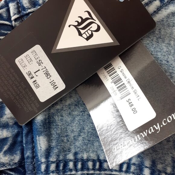 PR RUNWAY Jean Skirt - Picture 3 of 3